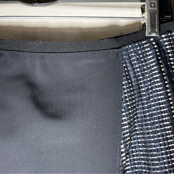 Elie Tahari pencil skirt - Picture 3 of 5